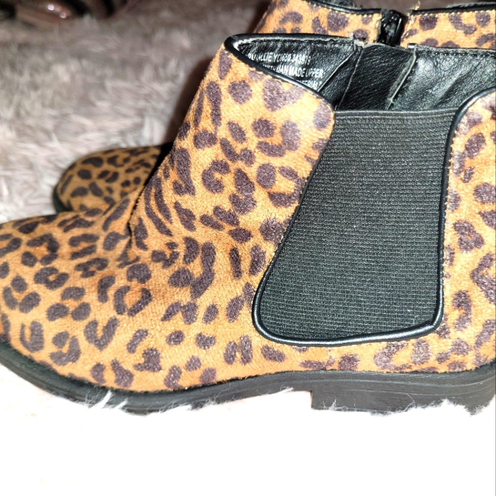 Girls leopard booties